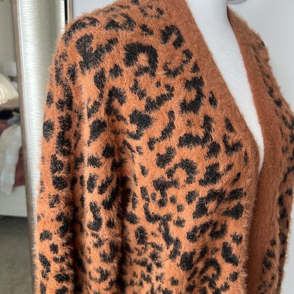 Maurices Medium Cardigan Cheetah Pattern - Picture 7 of 9